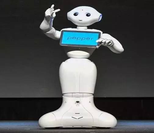 杭州機(jī)器人小鎮(zhèn) 迎來(lái)“阿爾法狗”家族新成員，開(kāi)啟科技娛樂(lè)新篇章